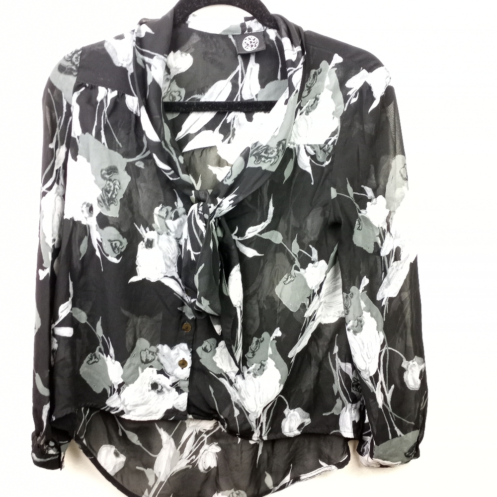 Bobeau sheer top size XS